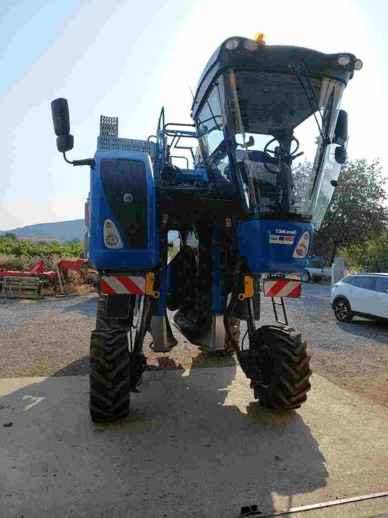 E-FARM: New Holland 8030 - Cosechadora de uvas - id RMJGJIK - 78.000 € - Año: 2018 - Francia