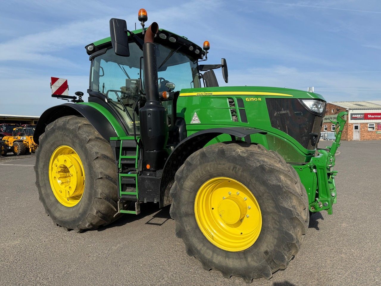 John Deere 6250 R Tractor €120,099
