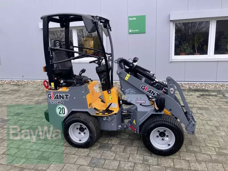 Giant G1200 Încărcător pe roți 27.800 EUR