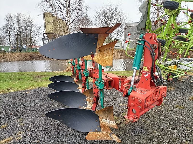 E-FARM: Kverneland vx 100-200-14 - Plug - id QHFTZJA - 6.000 EUR - Anul: 2002 - Germania