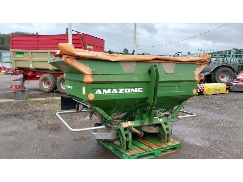 E-FARM: Amazone zam maxis - Esparcidor de abono - id 47LUFUA - 5000 € - Año: 2001 - Francia