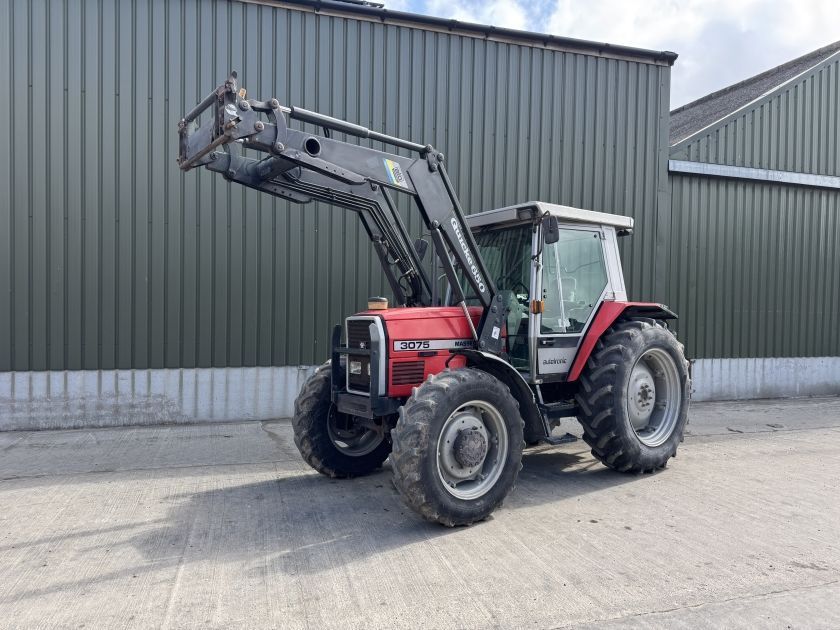 E-FARM: Massey Ferguson 3075 dynashift - Tractor - id LYRTCMM - €26,015 - Engine hours: 4 - 552,United Kingdom
