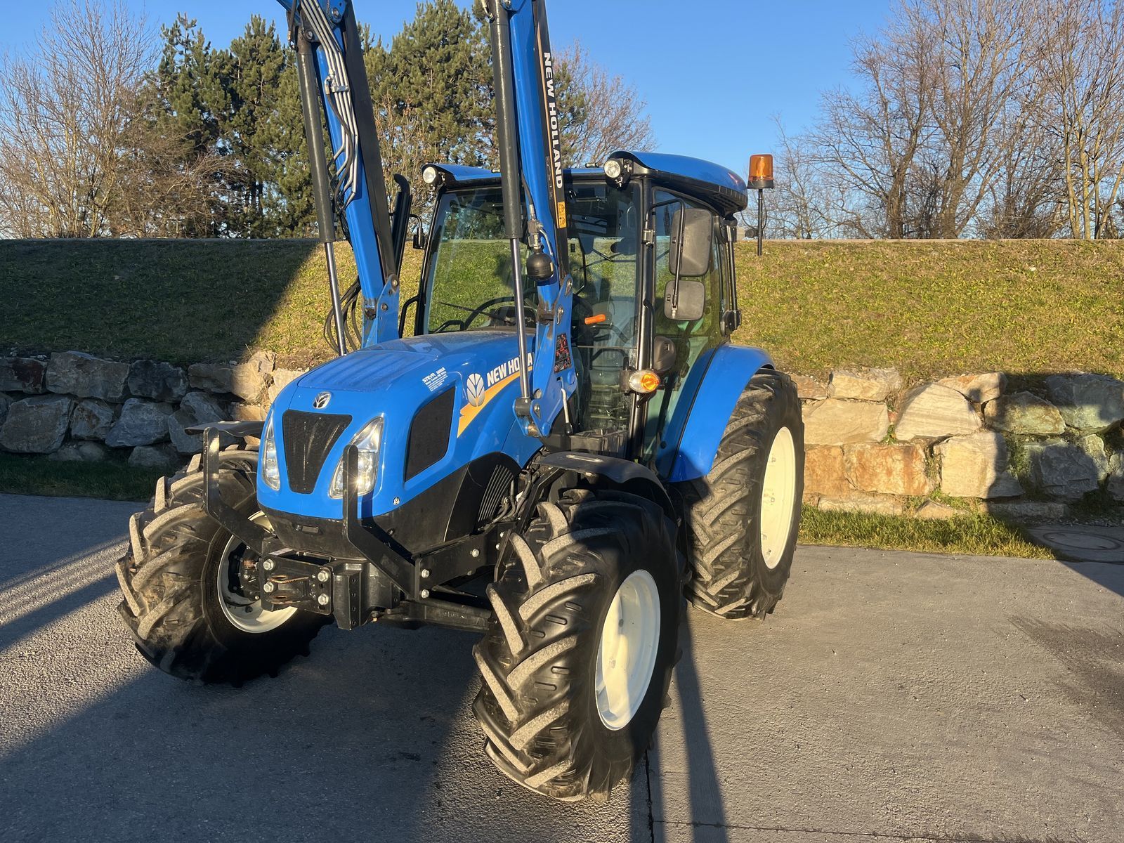 New Holland T4.75 Tractor €46,500