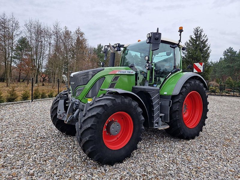 E-FARM: Fendt 720 Vario Power+ - Traktor - id HCSTLBM - 94.363 € - Baujahr: 2020 - Abgelesene Motorstunden: 5.430,Motorleistung (PS): 207,Polen