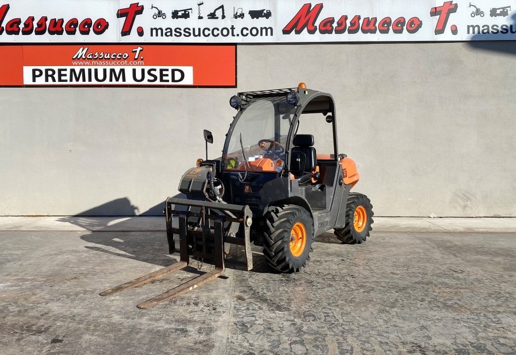 E-FARM: AUSA t144x x4 - Chargeur télescopique  - id QCTNRZM - 38 000 € - Année: 2017 - Lecture du nombre d'heure: 828,France