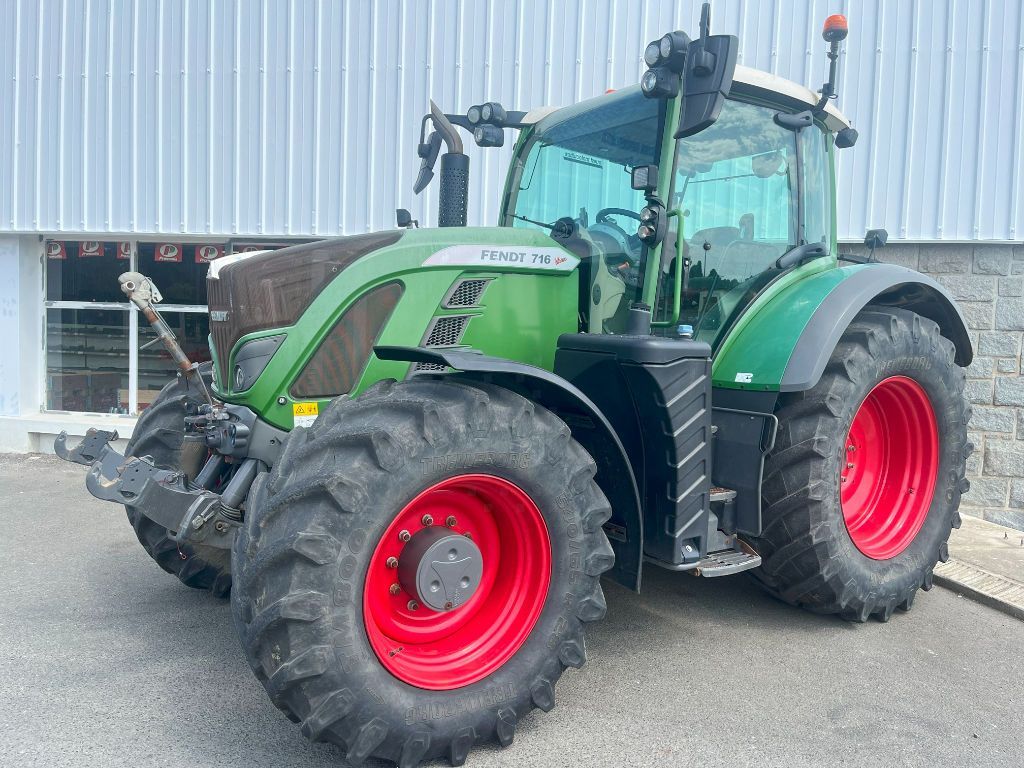 E-FARM: Fendt 716 Vario Power - Tractor - id UP6BUEP - €97,000 - Year of construction: 2019 - Engine hours: 3,184,Engine power (HP): 140,France