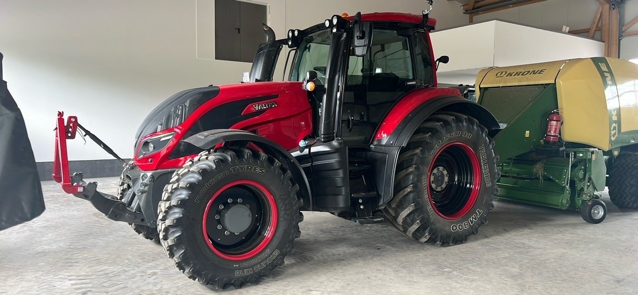 Valtra T 174 E-Versu tractor €73,000