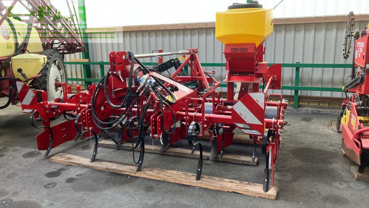E-FARM: Grimme gh 4 - Arracheuse de pomme de terre - id NVAPZTI - 22 167 € - Année: 2023 - Autriche