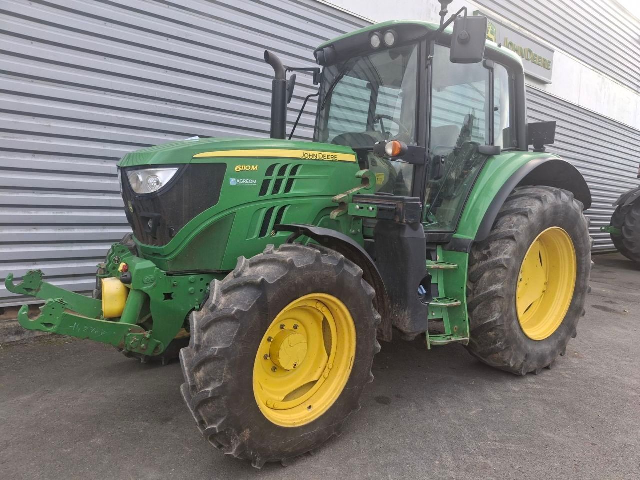 John Deere 6110 M Tractor 61.000 EUR