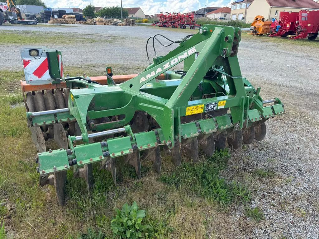 E-FARM: Amazone catros + 3001 - Coltivatore - id WSQGBXS - 8.900 € - Anno di costruzione: 2013 - Francia