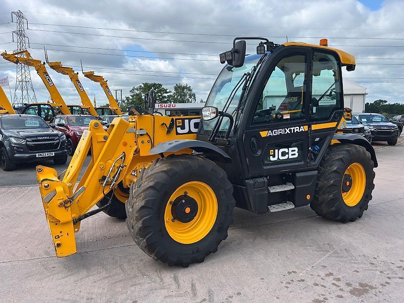 E-FARM: JCB 542-70 - Chargeur télescopique  - id MFVKC9U - 93 907 € - Année: 2023 - Lecture du nombre d'heure: 1 391,Royaume-Uni