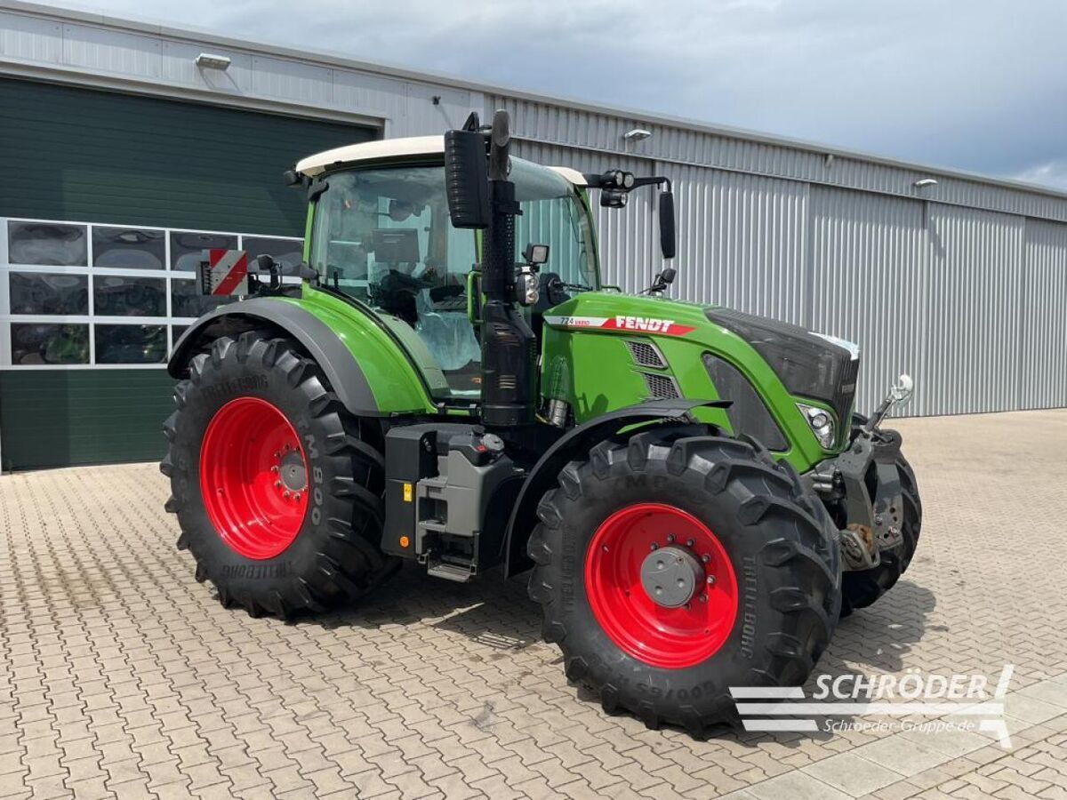 Fendt 724 Vario Profi Plus Traktori 161 885 €