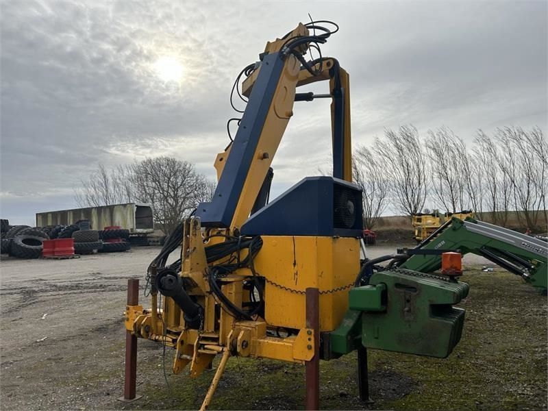 E-FARM: Bomford armklipper - Hedge trimmer - id 5UDQYBH - €16,758 - Year of construction: 2006 - Denmark