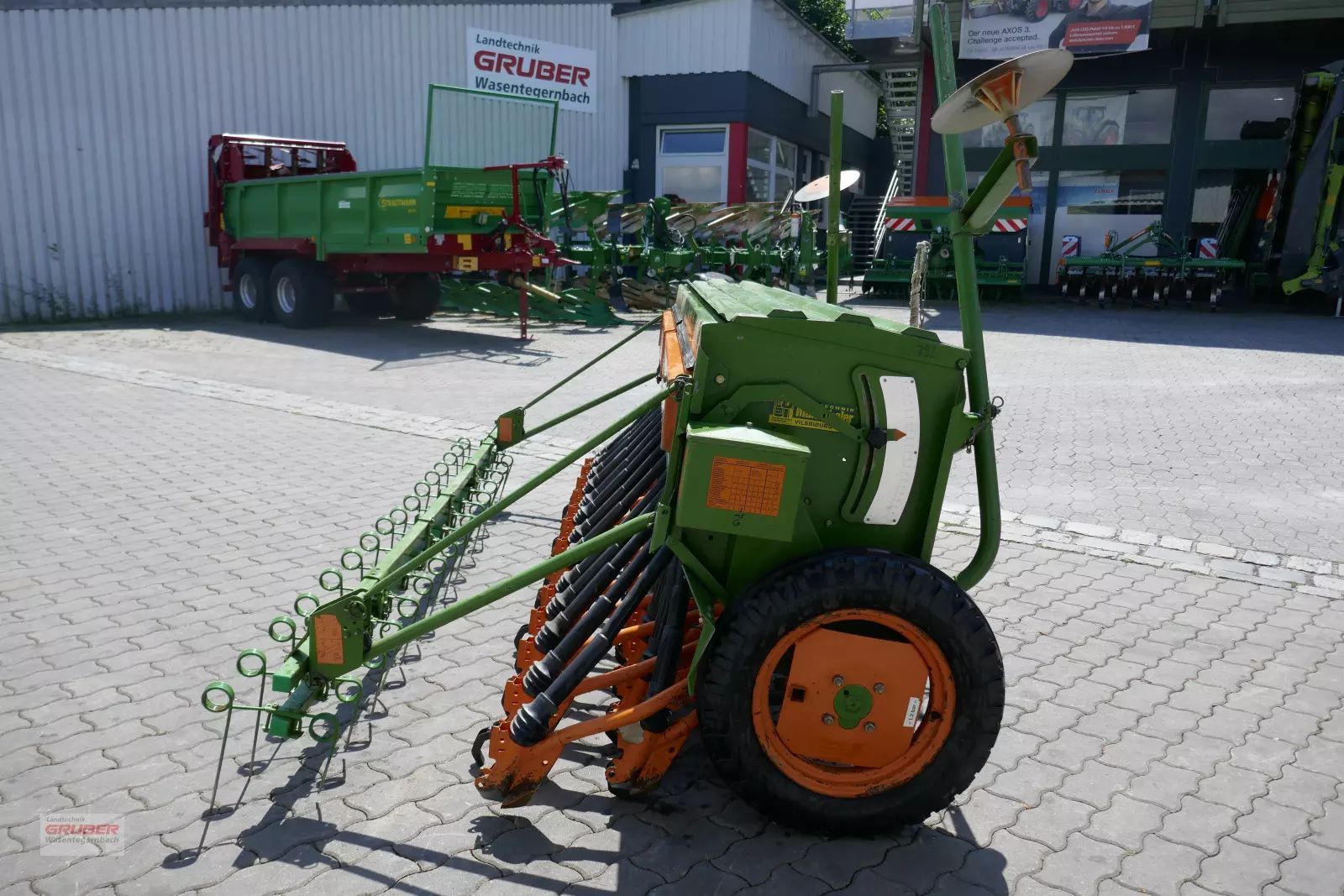 E-FARM: Amazone d8-30 special - Drillmaschine - id 6CAP2SN - 3.150 € - Deutschland