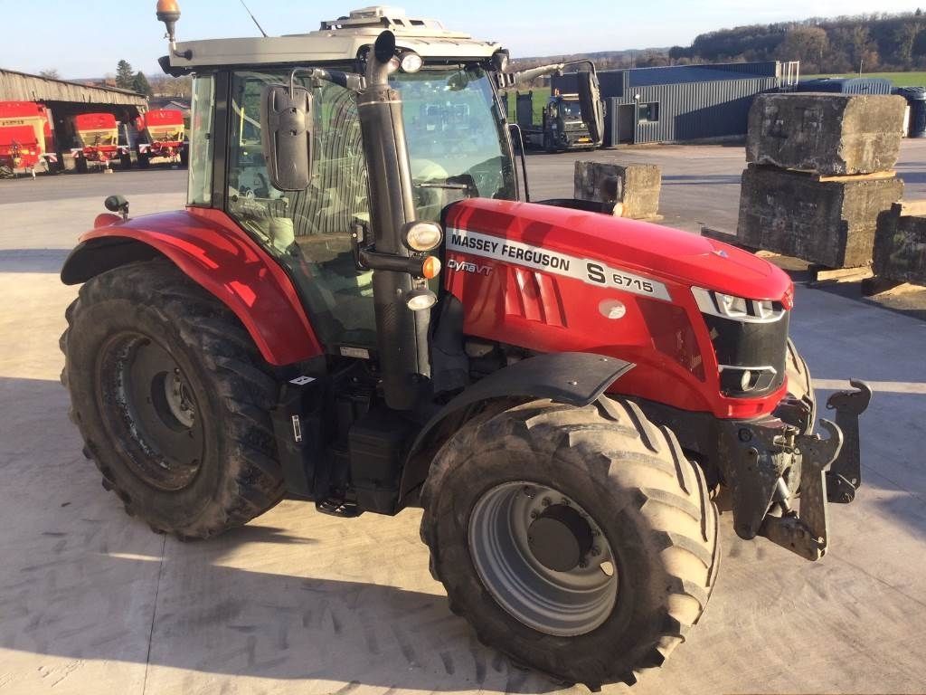 E-FARM: Massey Ferguson 6715S Dyna-VT - Tractor - id AQ3QJ6X - €64,900 - Year of construction: 2019 - Engine hours: 5,380,Engine power (HP): 150,France