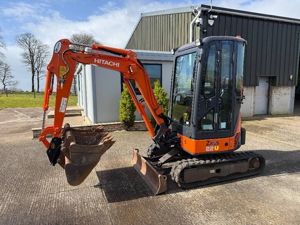 Hitachi zx 22 u clr Mini excavadora  17.228 €