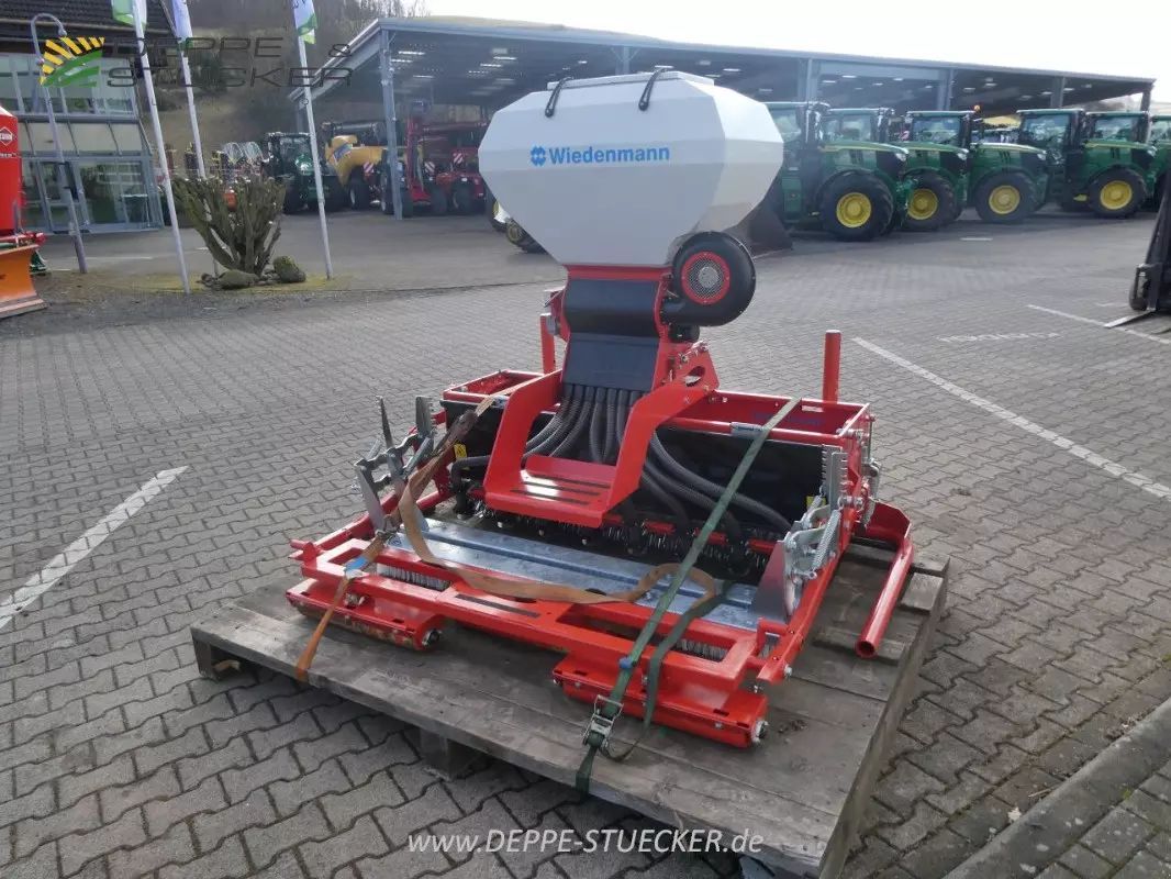 E-FARM: Wiedenmann terra float air nachssaatmaschine - Equipement municipal - id JWXGC7H - 19 300 € - Année: 2024 - Allemagne