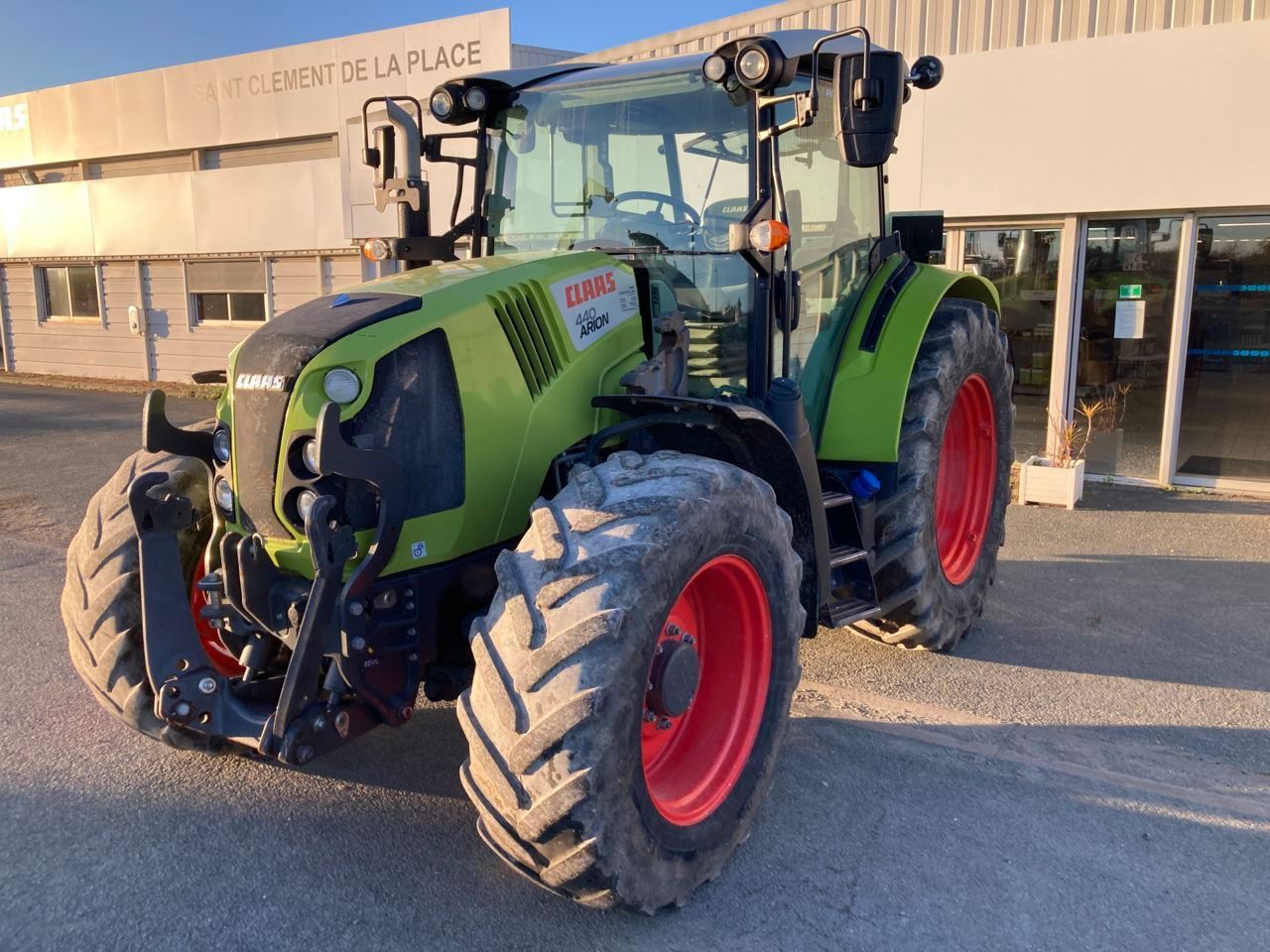 Claas Arion 440 Tractor €48,000