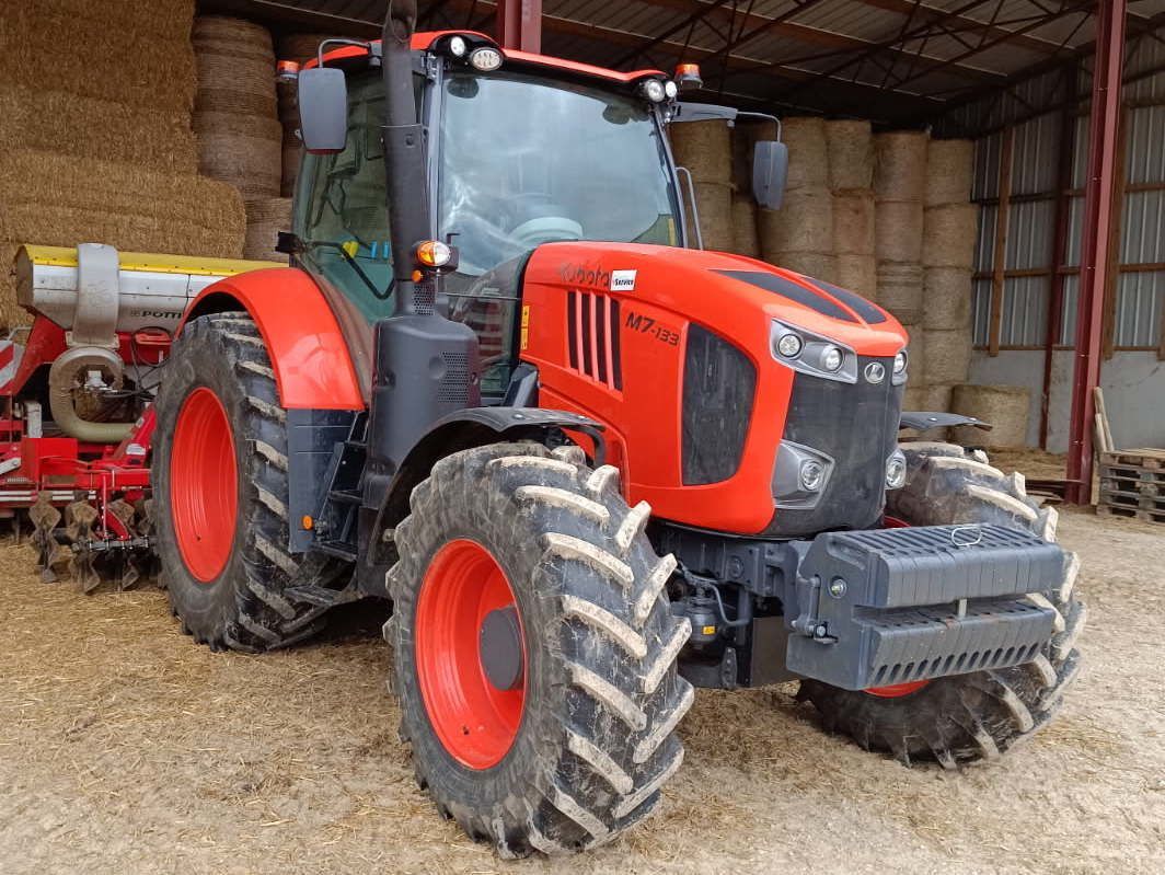 E-FARM: Kubota M7133 - Tracteur - id WGMBP9C - 59 000 € - Année: 2022 - Lecture du nombre d'heure: 1 450,Puissance du moteur (chevaux): 130,France