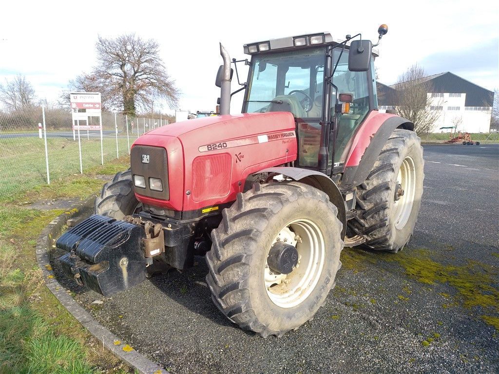 Massey Ferguson 8240 Xtra Trattore 26.000 €