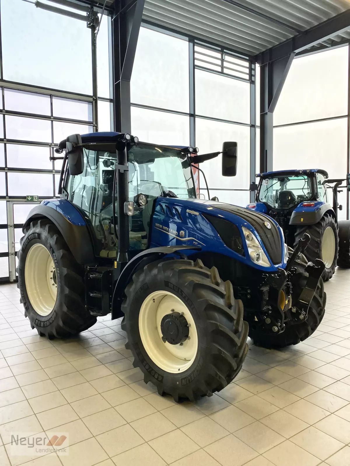E-FARM: New Holland T5.140 AC - Tracteur - id 9NJVIRF - 89 990 € - Année: 2025 - Puissance du moteur (chevaux): 140,Allemagne