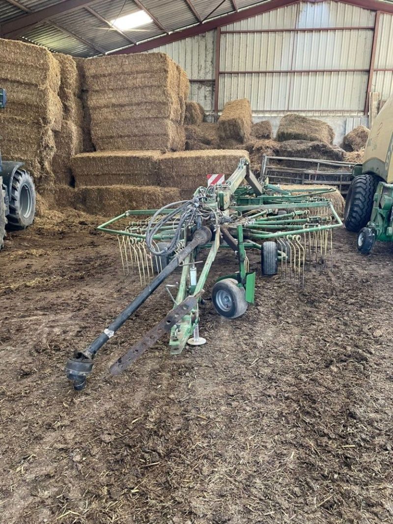 E-FARM: Krone Swadro 710/26 T - Faneuse - id GTE1BWI - 10 000 € - Année: 2007 - France