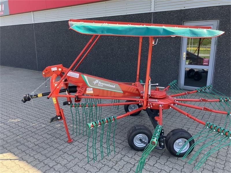Kverneland 9439 rotorrive Tedder €8,497
