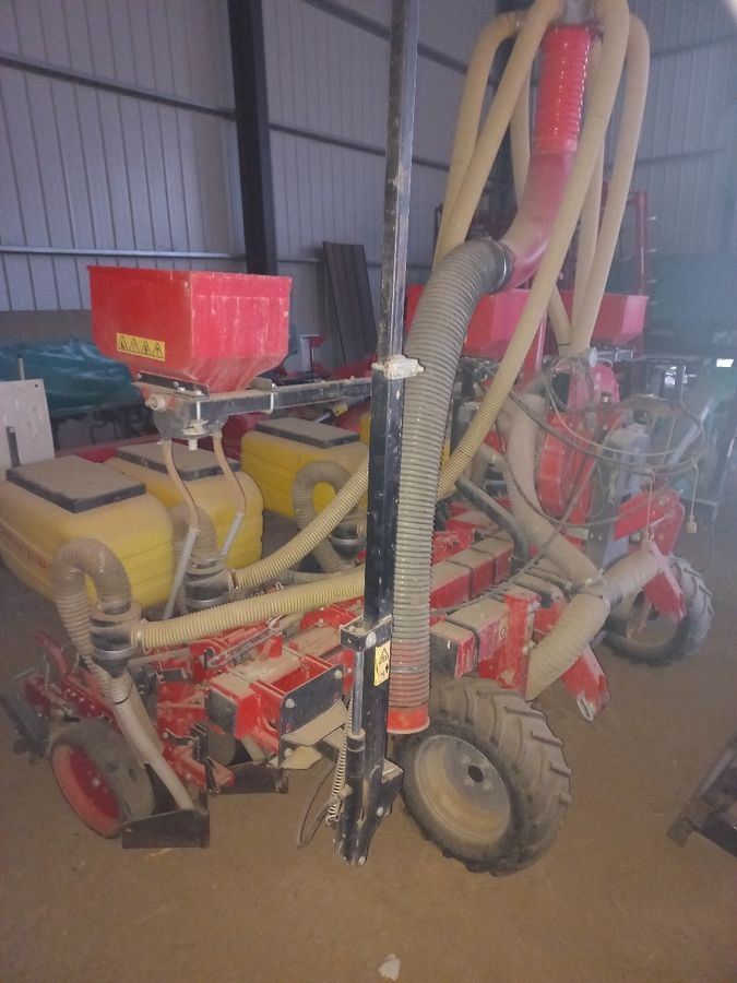 E-FARM: MaterMacc ms 8130 - Precision drill - id KXWZGHN - €9,500 - Year of construction: 2012 - France