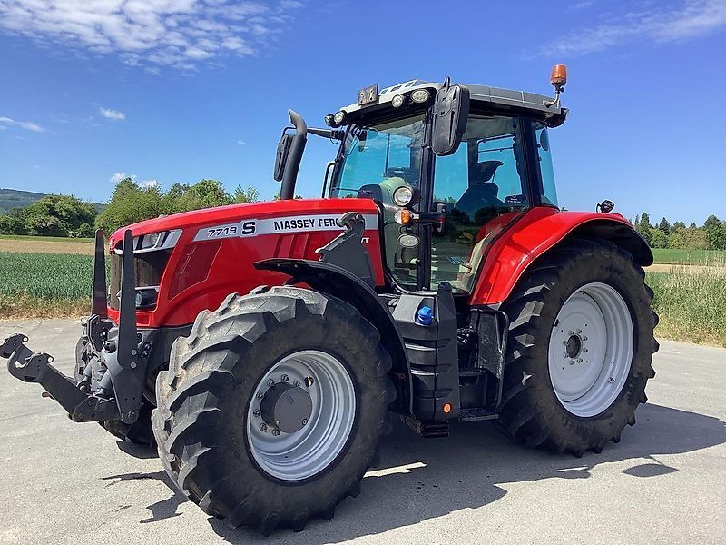 E-FARM: Massey Ferguson 7719 - Traktor - id HW6GBSF - 99.500 € - Baujahr: 2020 - Abgelesene Motorstunden: 2.800,Deutschland