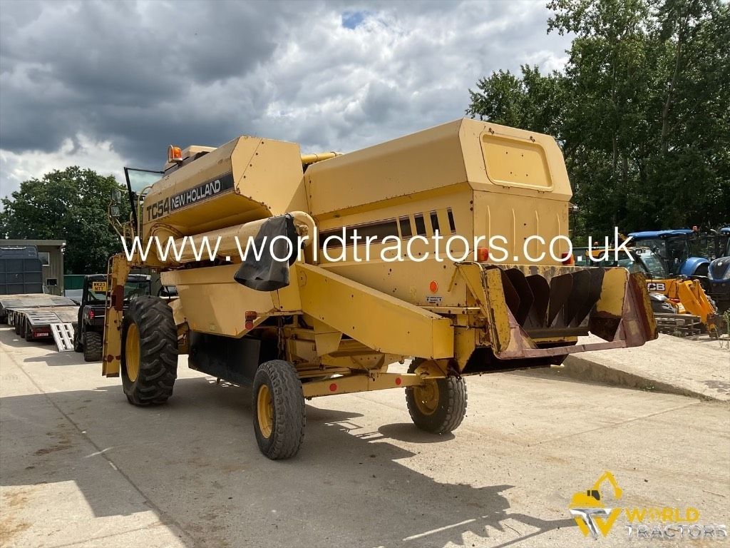 New Holland TC 54 Kombajn zbożowy 25 142 €