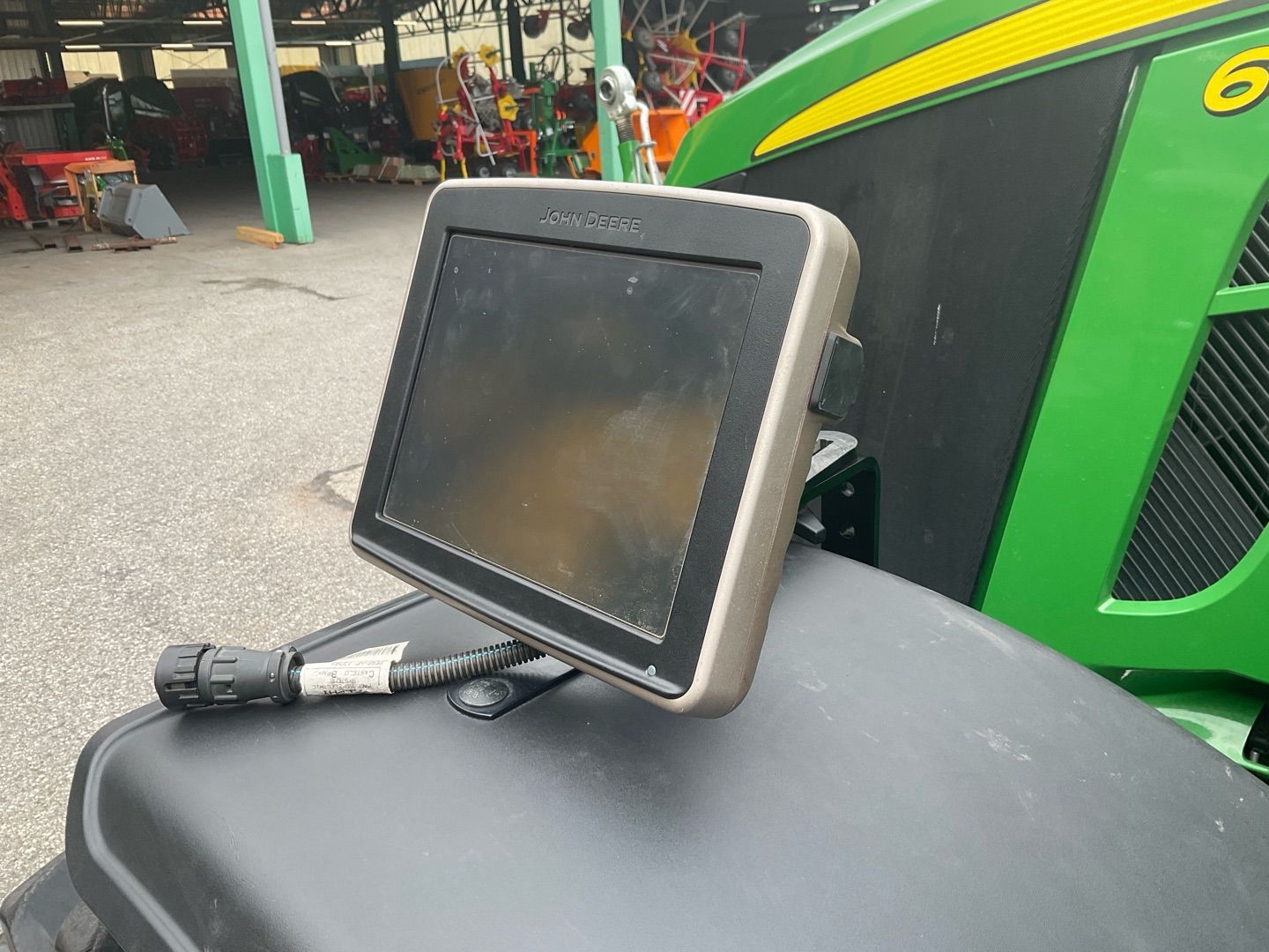 E-FARM: John Deere 2630 - Rolnictwo precyzyjne i System GPS - id J6SVZKK - 1992 € - Rok produkcji: 2017 - Austria