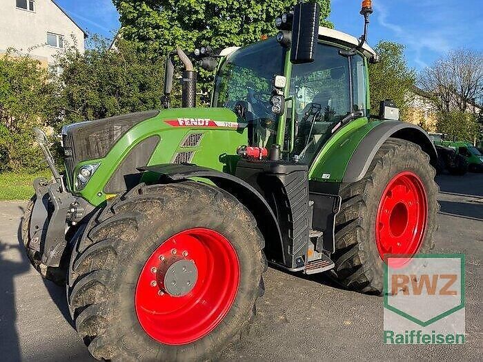 Fendt 724 Vario Tractor €155,000