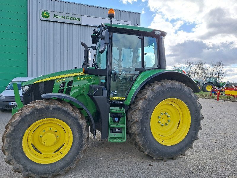 E-FARM: John Deere 6110 M - Traktor - id F8EUJT2 - 99.300 € - Baujahr: 2023 - Abgelesene Motorstunden: 500,Frankreich
