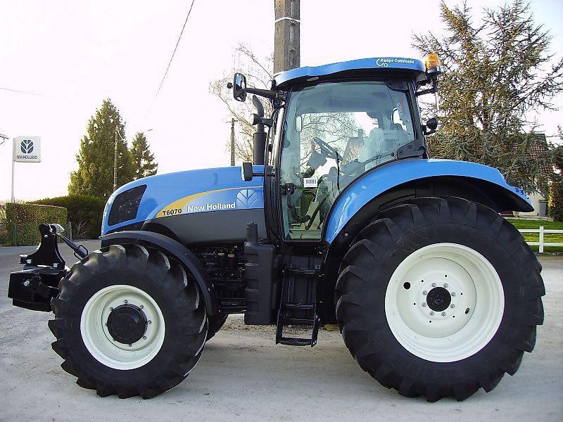 E-FARM: New Holland T6070 - Tractor - id TZ19APA - €75,221 - Year of construction: 2012 - Engine hours: 1,900,Engine power (HP): 141,Austria