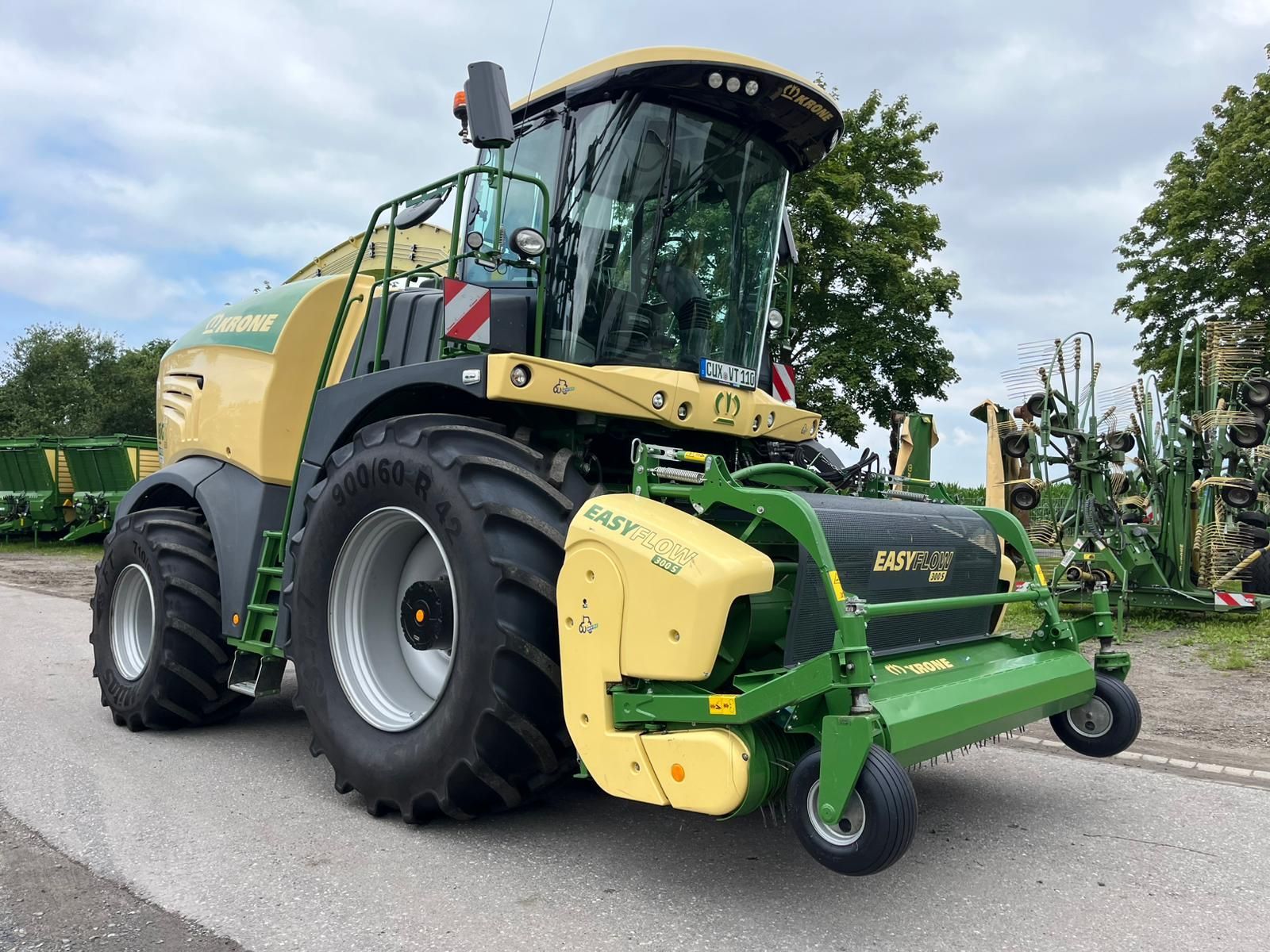 E-FARM: Krone BiG X 630 - Trinciatricia semovente - id H9VKUTF - 420.000 € - Anno di costruzione: 2024 - Ore: 660,Potenza del motore: 630,Germania