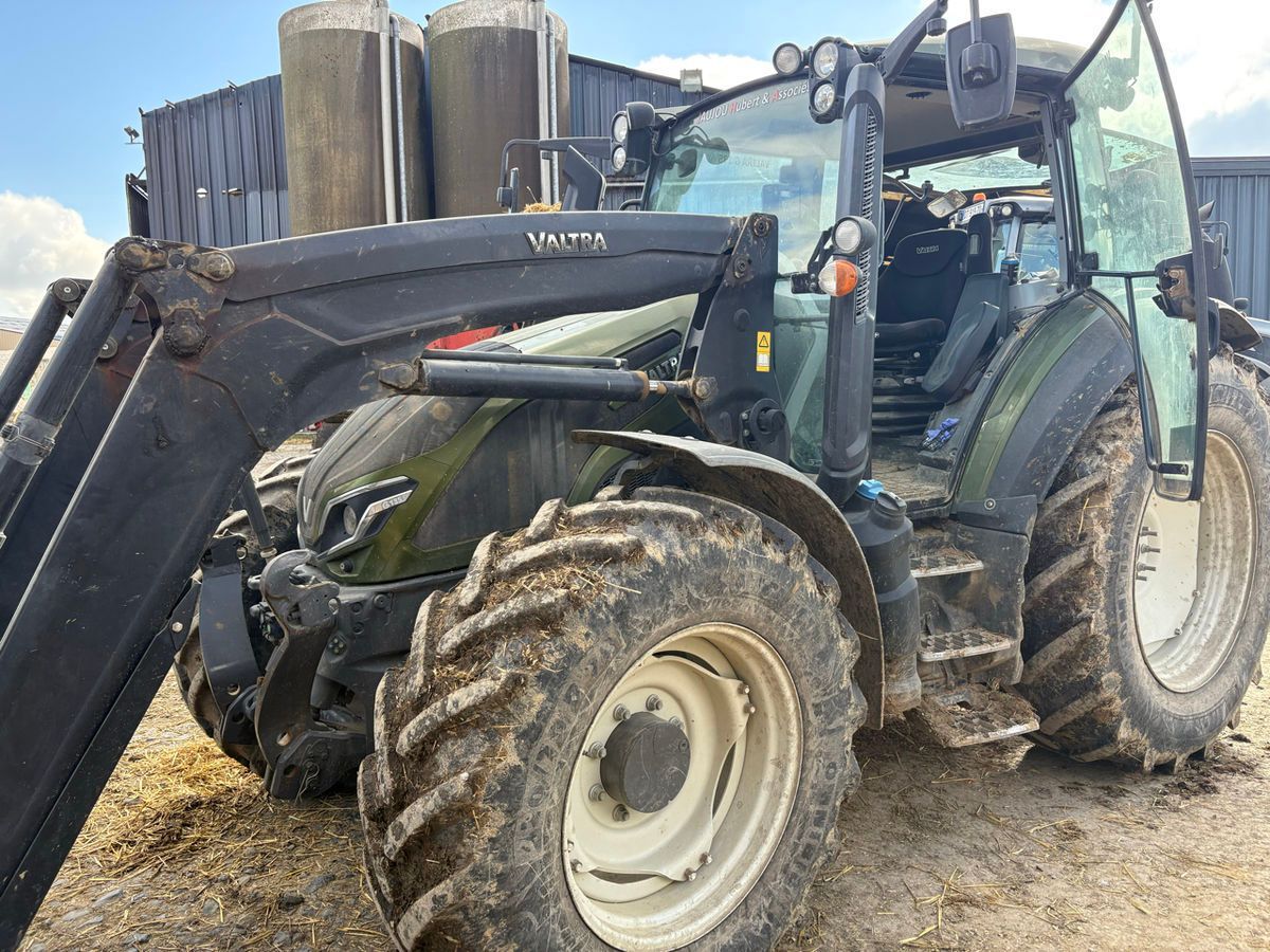 Valtra G 135 Tractor 69.000 EUR