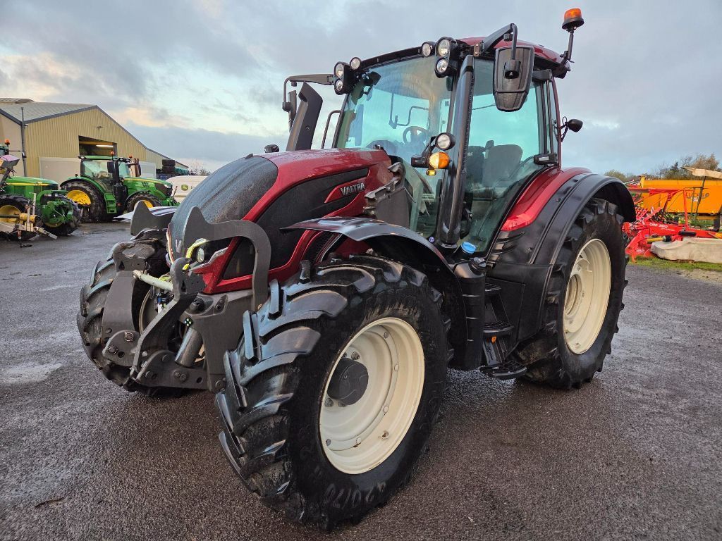 E-FARM: Valtra N135 Active - Traktor - id ENAW4W9 - 80.500 € - Baujahr: 2022 - Abgelesene Motorstunden: 2.550,Motorleistung (PS): 135,Frankreich