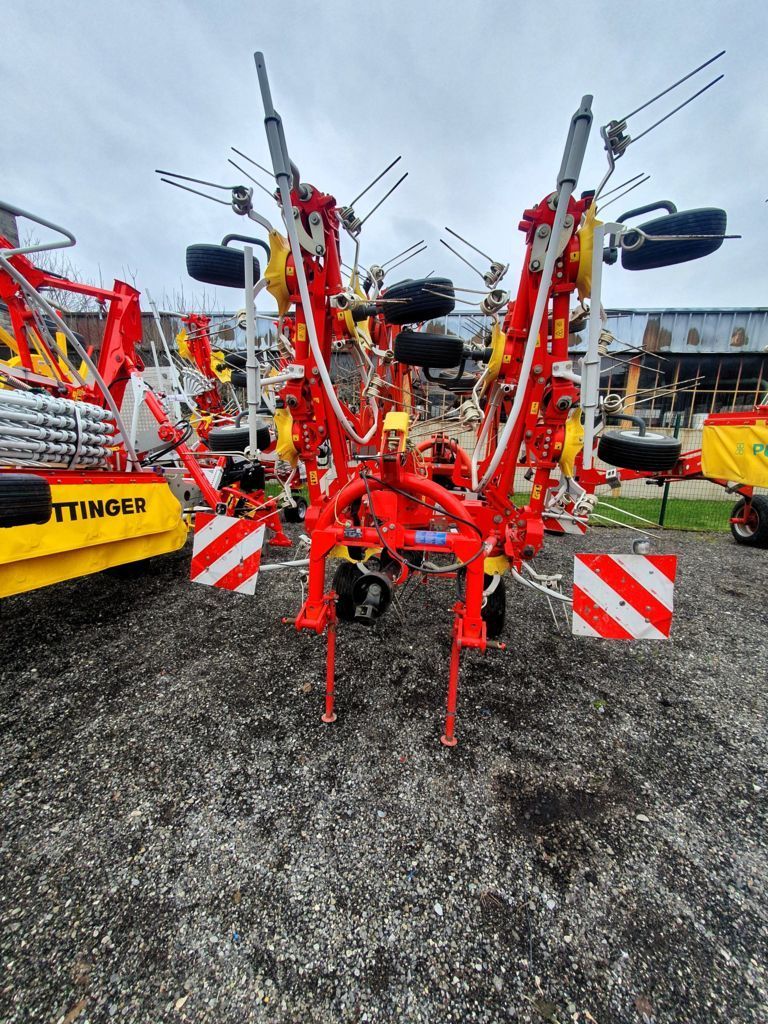 E-FARM: Pöttinger Hit 8.81 - Karuzelowy przetrząsacz do siana - id AT5MR8X - 8250 € - Rok produkcji: 2016 - Francja