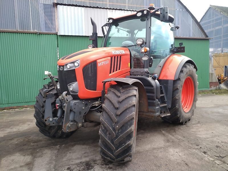 E-FARM: Kubota M7151 - Trattore - id 7ZNIVZD - 48.800 € - Anno di costruzione: 2017 - Ore: 5.135,Potenza del motore: 170,Germania