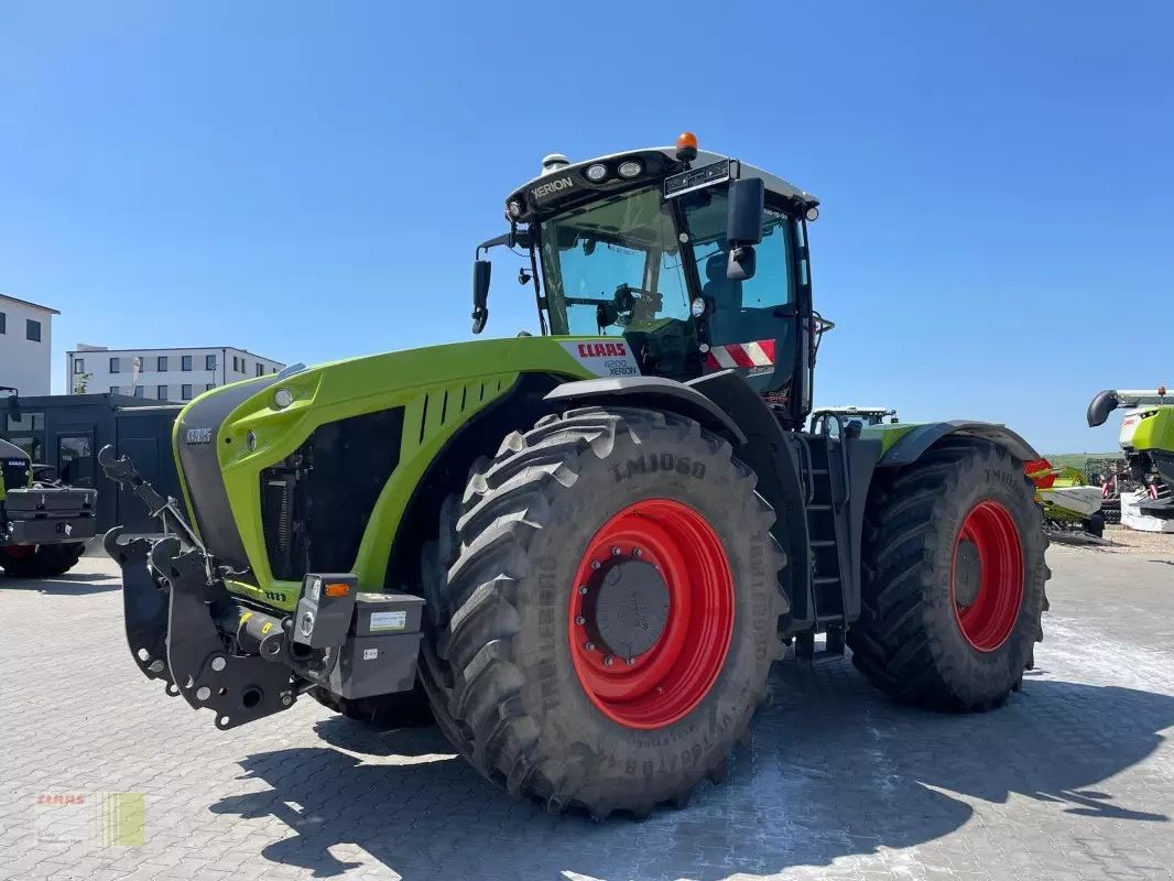 Claas Xerion 4200 Trac VC Tractor €269,000