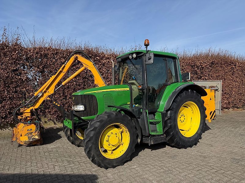 John Deere 6320 Tractor €27,500