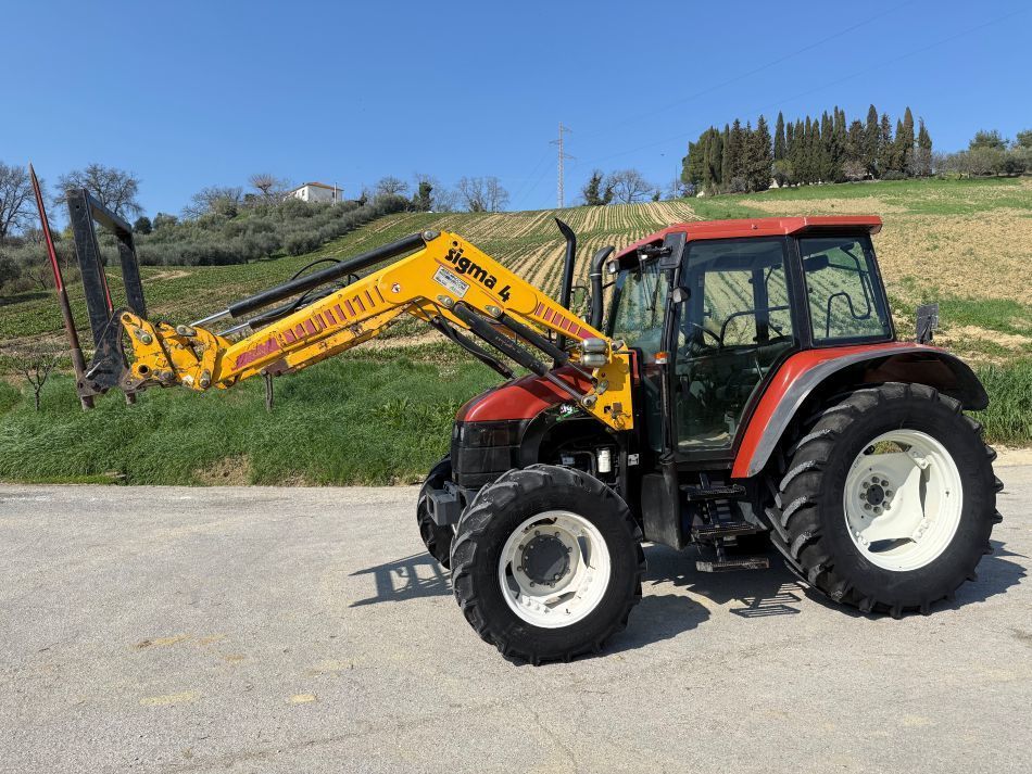New Holland TS 100 Tractor €23,800