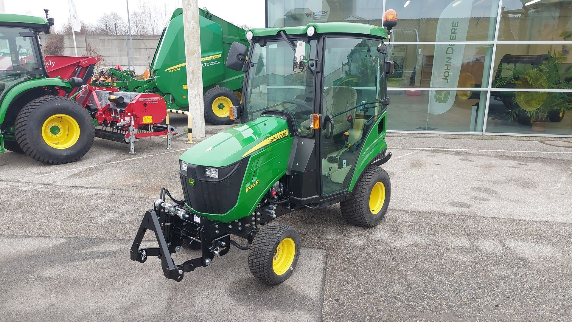 John Deere 1026 R Tractor €26,917