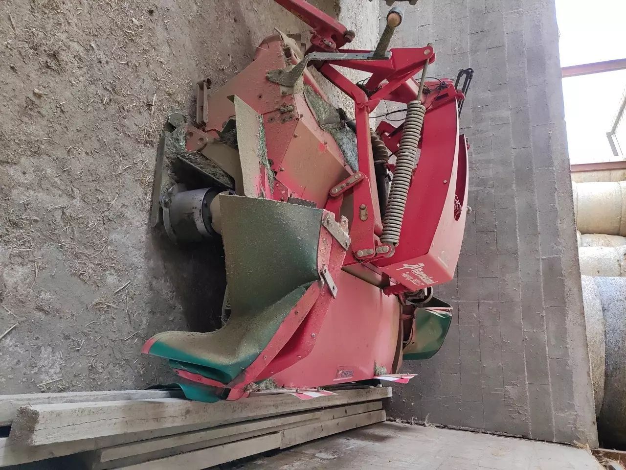 Kverneland 3632ft Mower €11,000