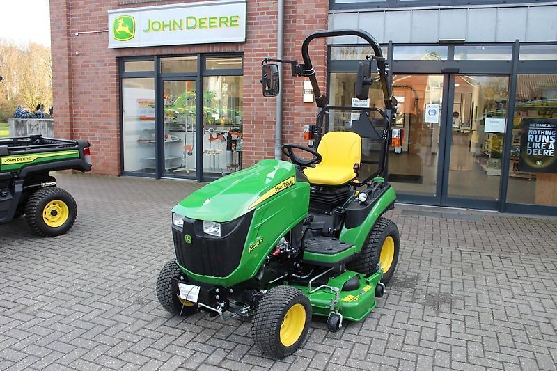 John Deere 1026 R Tractor €20,950