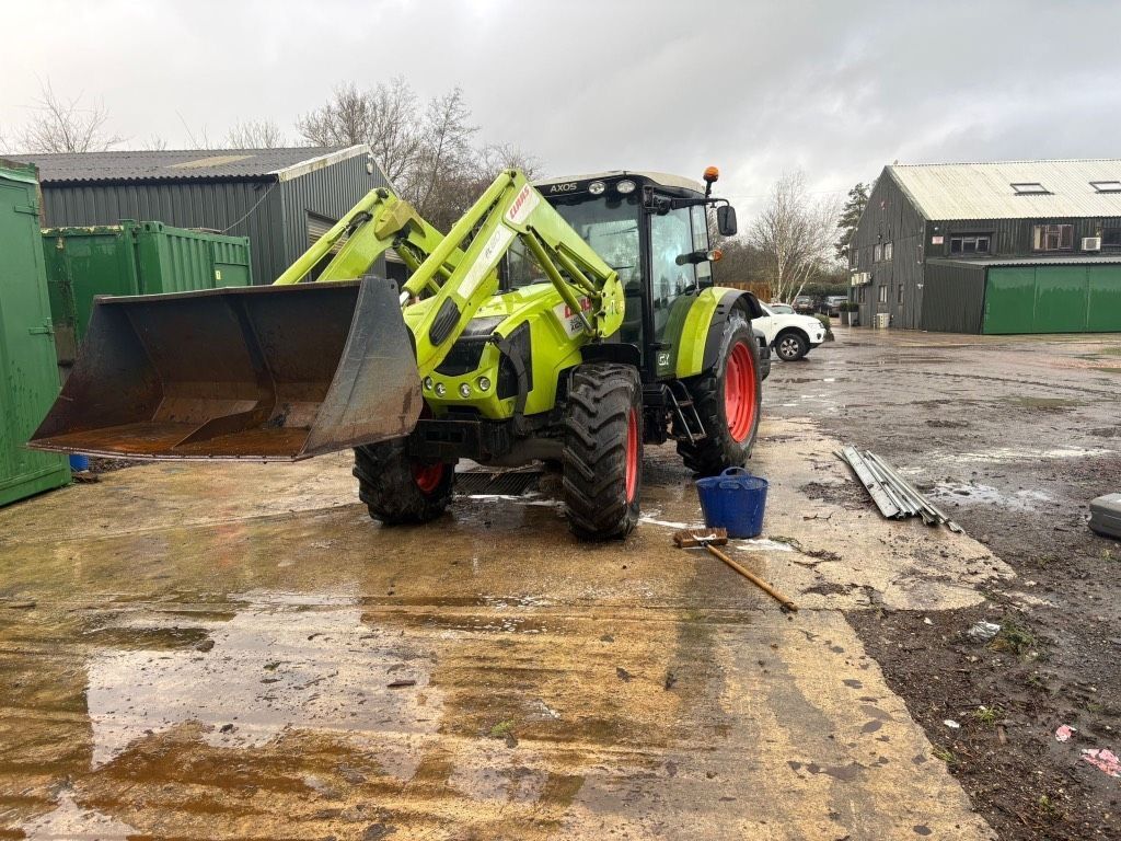 Claas Axos 340 Tractor €26,463