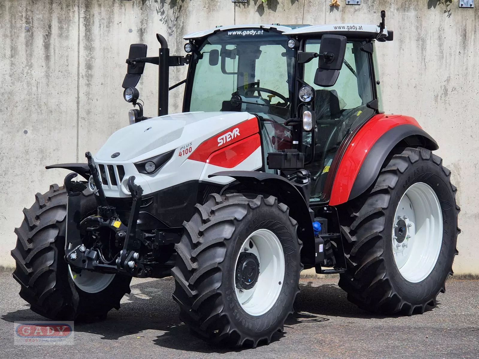 E-FARM: Steyr Kompakt 4100 - Traktor - id LLHX6TH - Rok výroby: 2025 - Hodiny motoru: 5,Výkon motoru (HP): 100,Rakousko