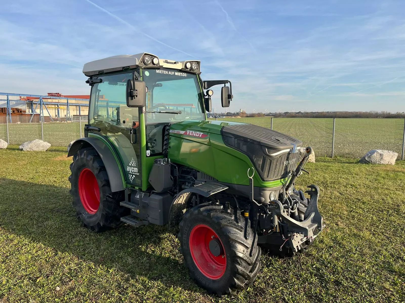 Fendt 211 F Vario Tractor €96,000