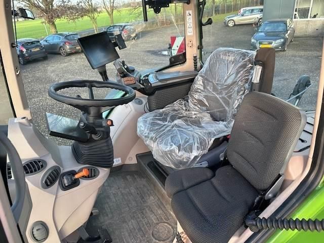 E-FARM: Fendt 724 Vario - Traktor - id EF7LMZ4 - 159.500 € - Baujahr: 2020 - Abgelesene Motorstunden: 4.950,Motorleistung (PS): 240,Niederlande