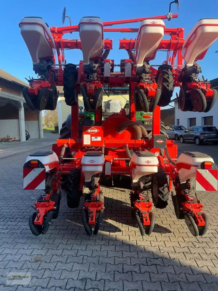 Kuhn maxima 3 r - 8 reihig Precision drill €34,000